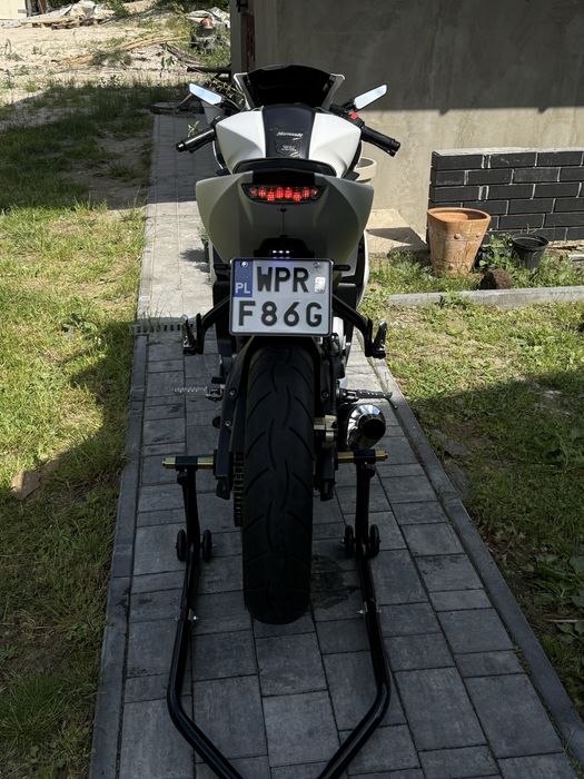 Yamaha yzf r125
