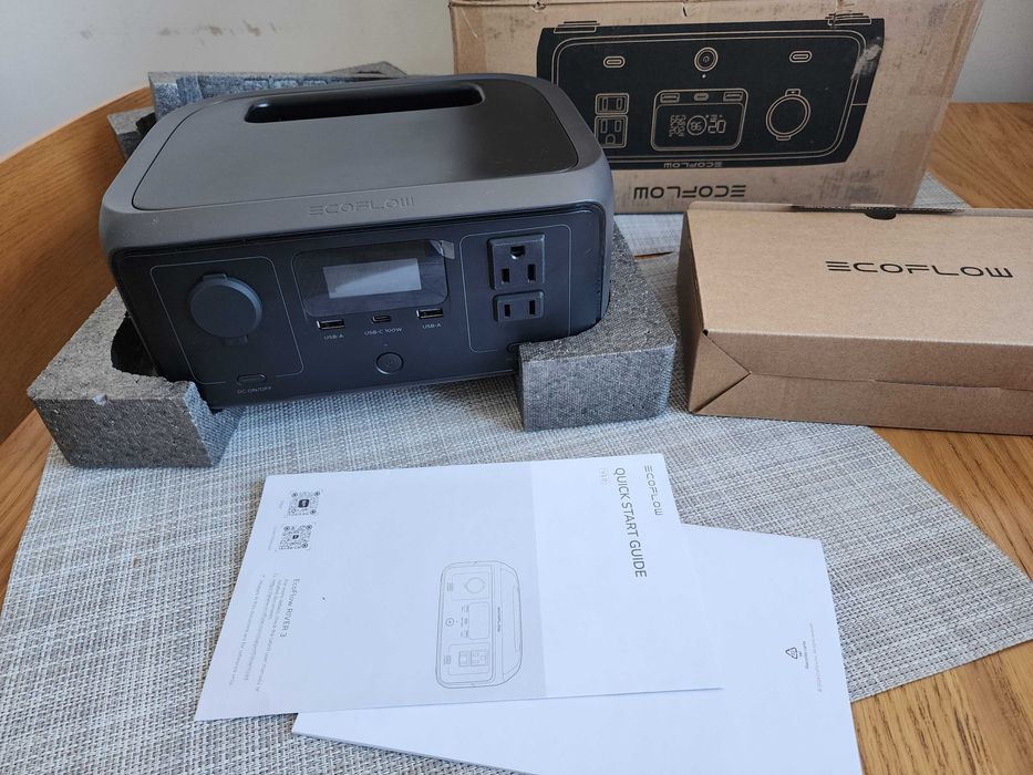 Портативна зарядна станция EcoFlow RIVER 3 LiFePO4 UPS 245Wh US Нова