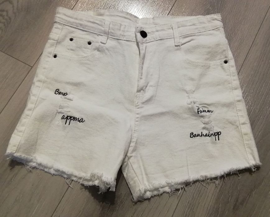 Damsko-młodzieżowe spodenki