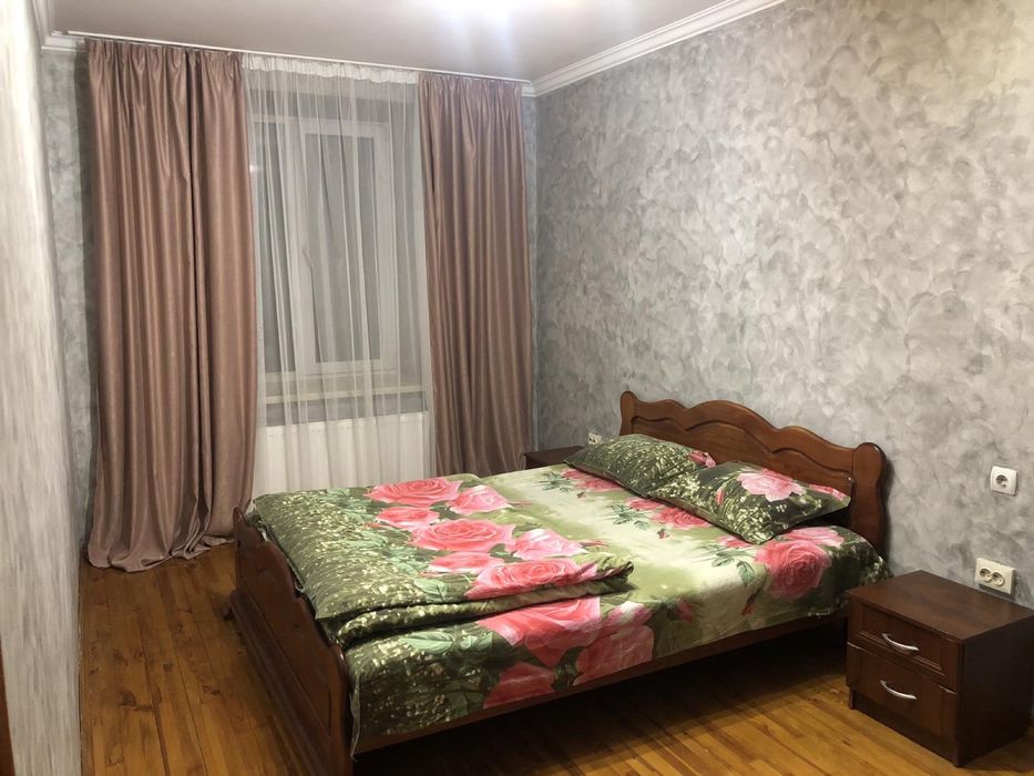 Подобова 2к в центрі міста