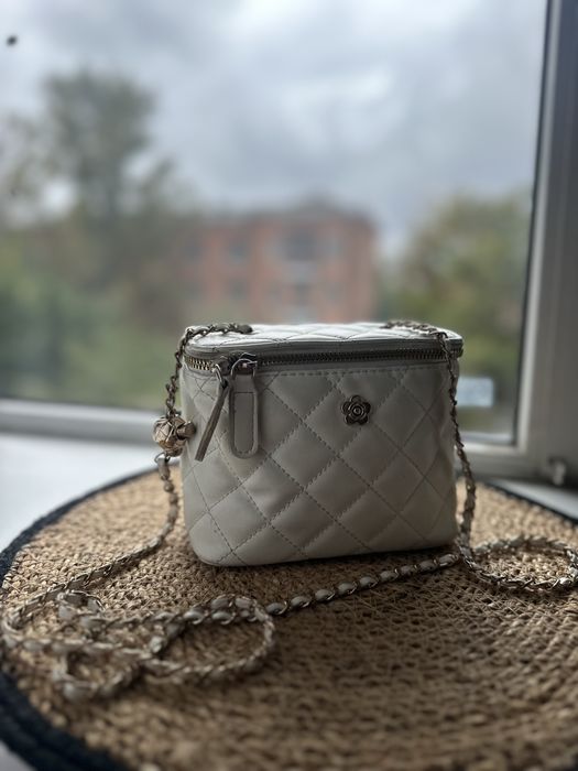 Сумка клатч в стилі Chanel біла