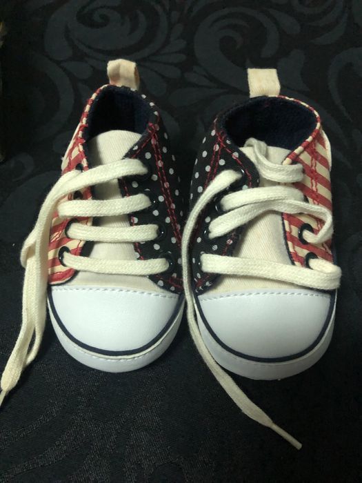 Sapatilhas Bebé - N.19 (Benetton) e N.17