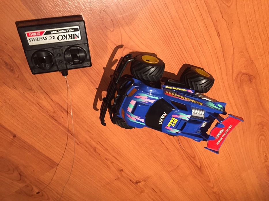 Carros telecomandados marca Niko e Ninco