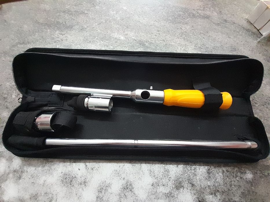 Chave de rodas dupla função