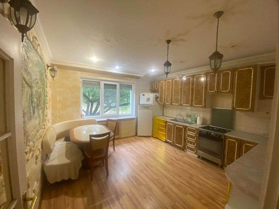 Просторий будинок на провулку Перлинному! (22-427-503)