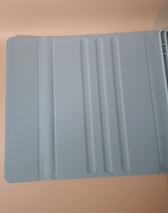 Klawiatura Bluetooth z magnetycznym etui do Samsung Galaxy Tab A9 Plus