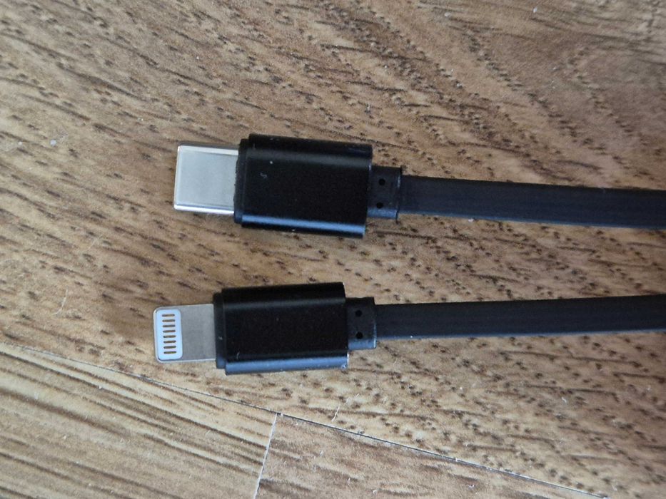 Carregador rápido Telemóvel ( USB-C e iPHONE ) para carro ( 4 em 1 )