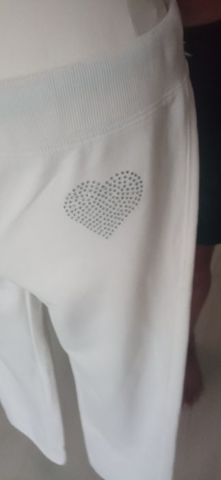 Spodnie dresowe XL z aplikacjami