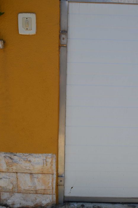 Dois tapumes para retenção de águas