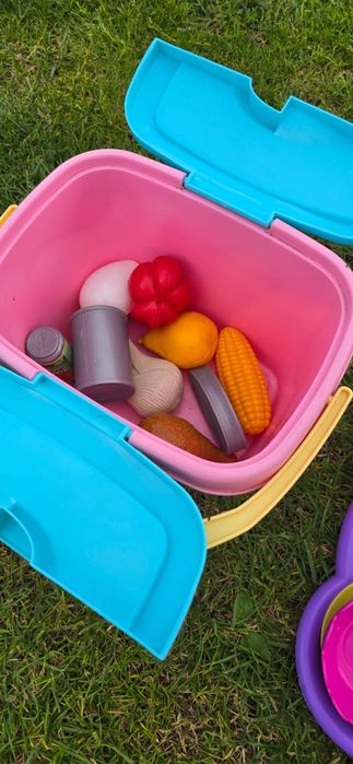 Zestaw przyborów kuchennych Wader i jedzenie