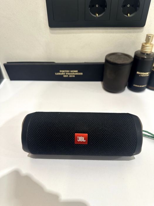 JBL Flip 4 - портативна акустика