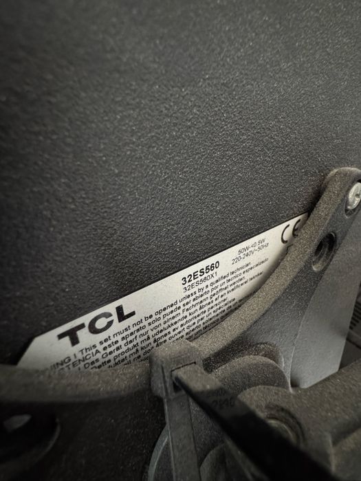 TV TCL 32ES560 (LED - 32'' - 81 cm - HD)suporte á parte. +20€