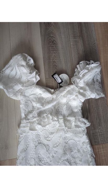 Біла мереживна сукня Boohoo