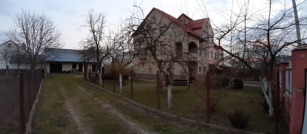 Продам будинок в м. Буську