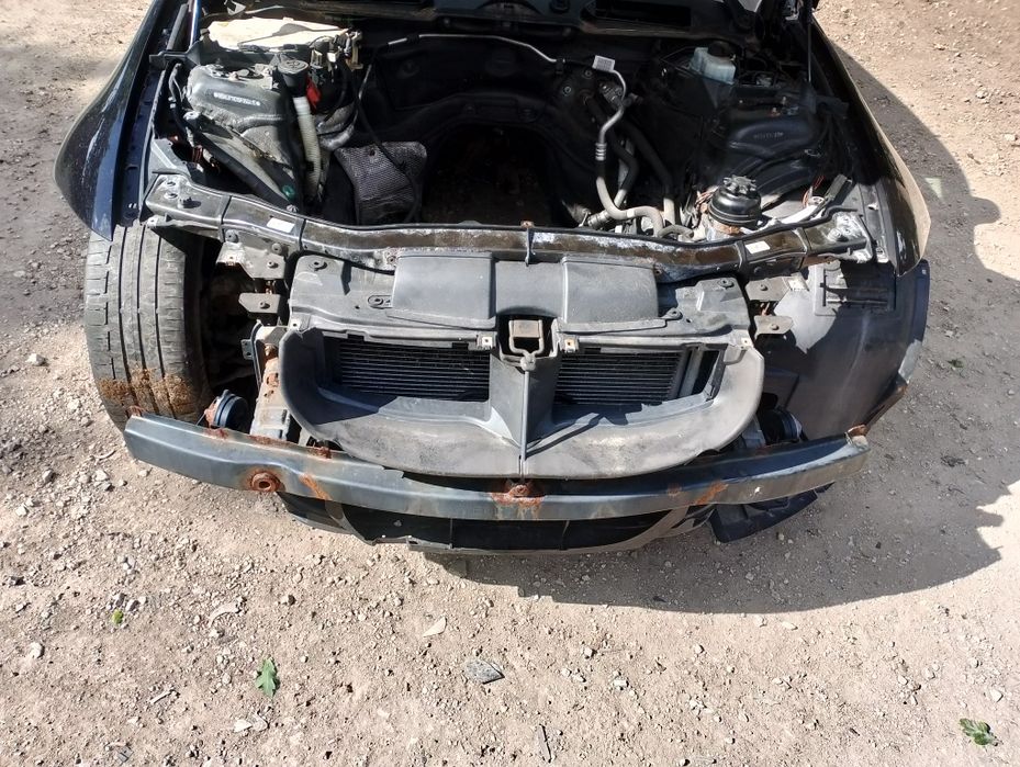 Pas przedni BMW E90 E91  lift