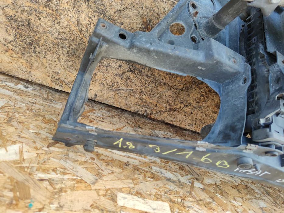 Volkswagen Passat B5 1.6 B 1.8 B Pas Przedni Wzmocnienie Komplet Chłodnic