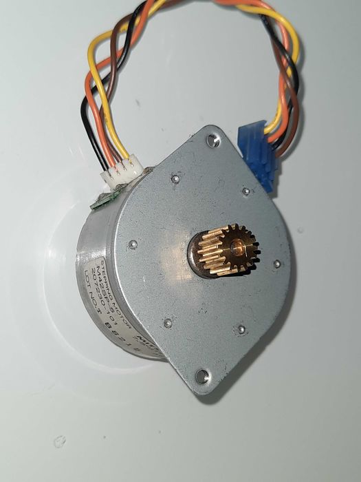 Silnik krokowy Mitsumi M42SP-5