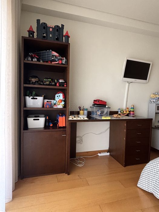 Estante e secretaria