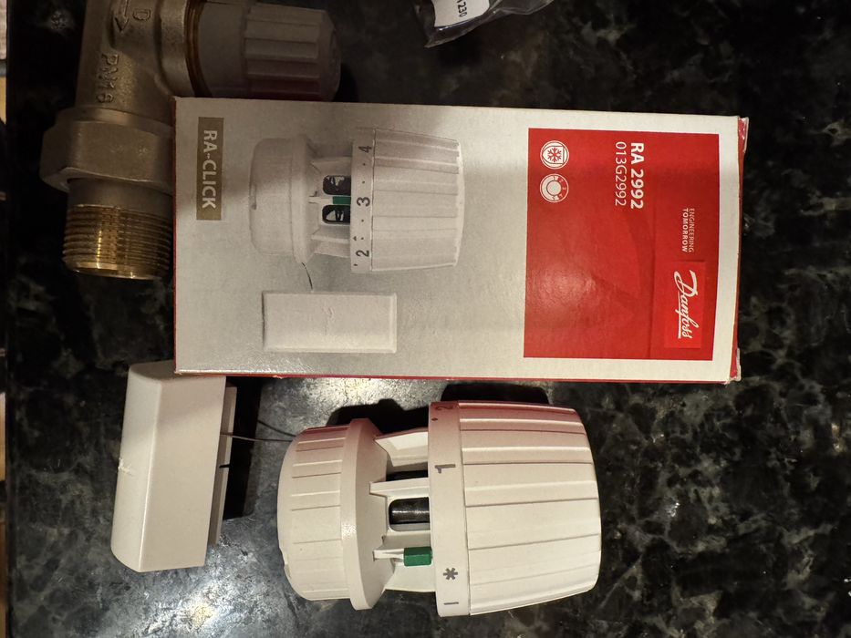Продам Danfoss - кран та термостатична головка.