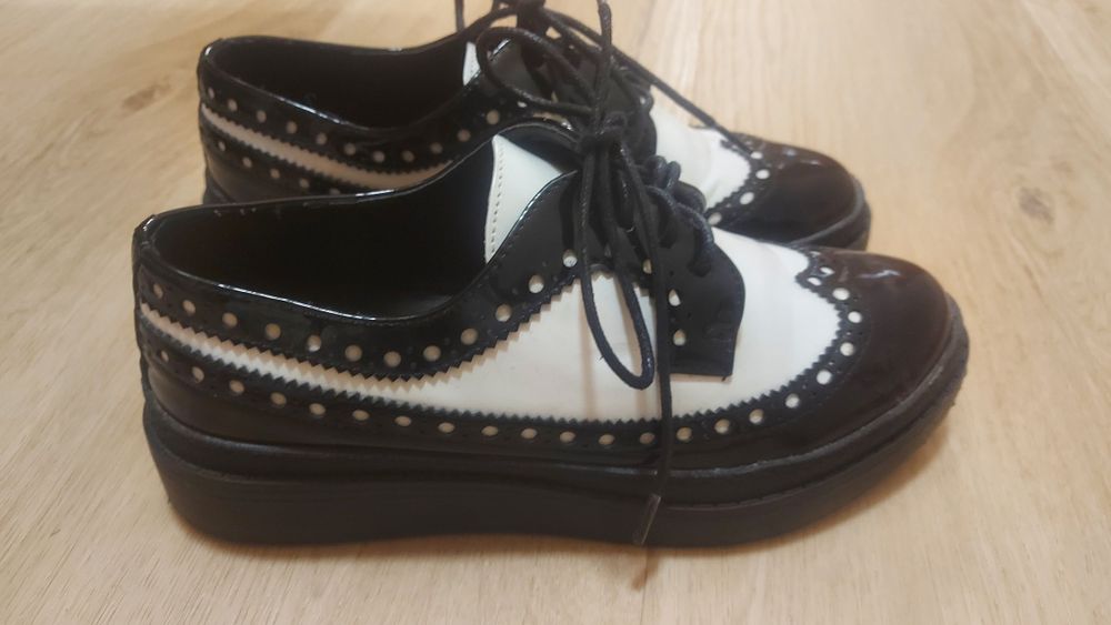 Vendo sapatos  mulher