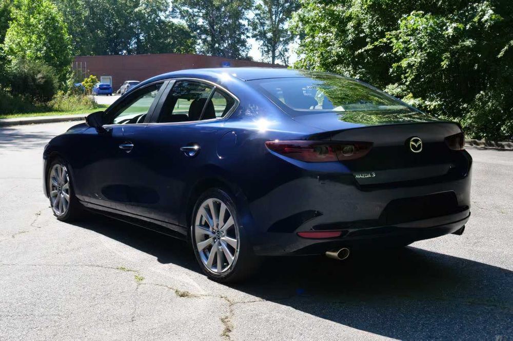 Mazda 3      2021