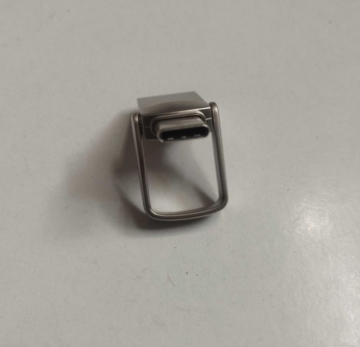 Pen drive Lenovo 2TB USB 3.0 e Tipo C. Nova