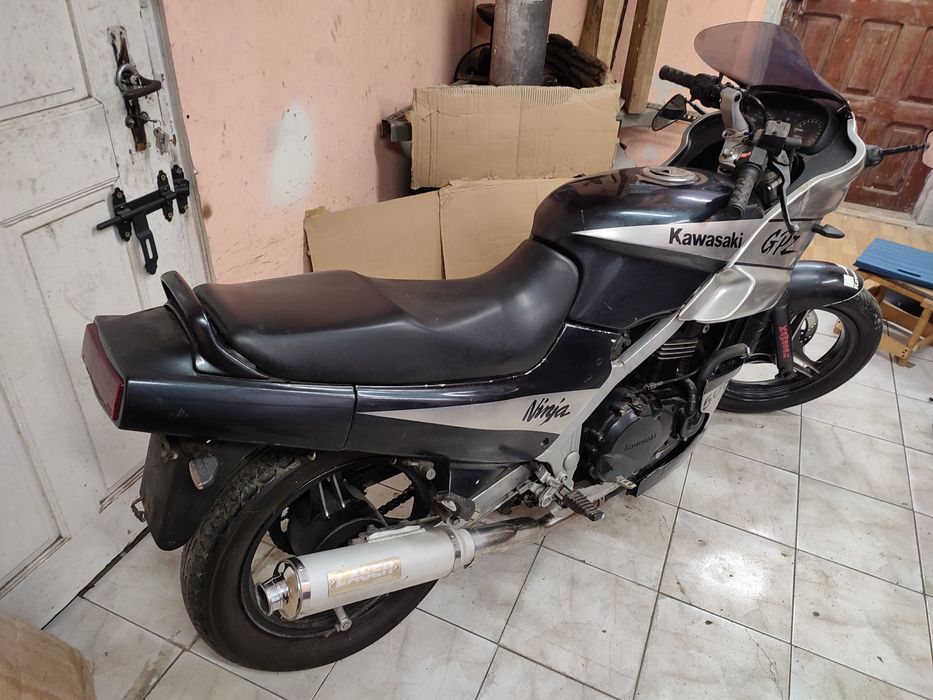 Kawasaki GPZ 500 części czasza owiewki lampa tłumik lagi koło bak set