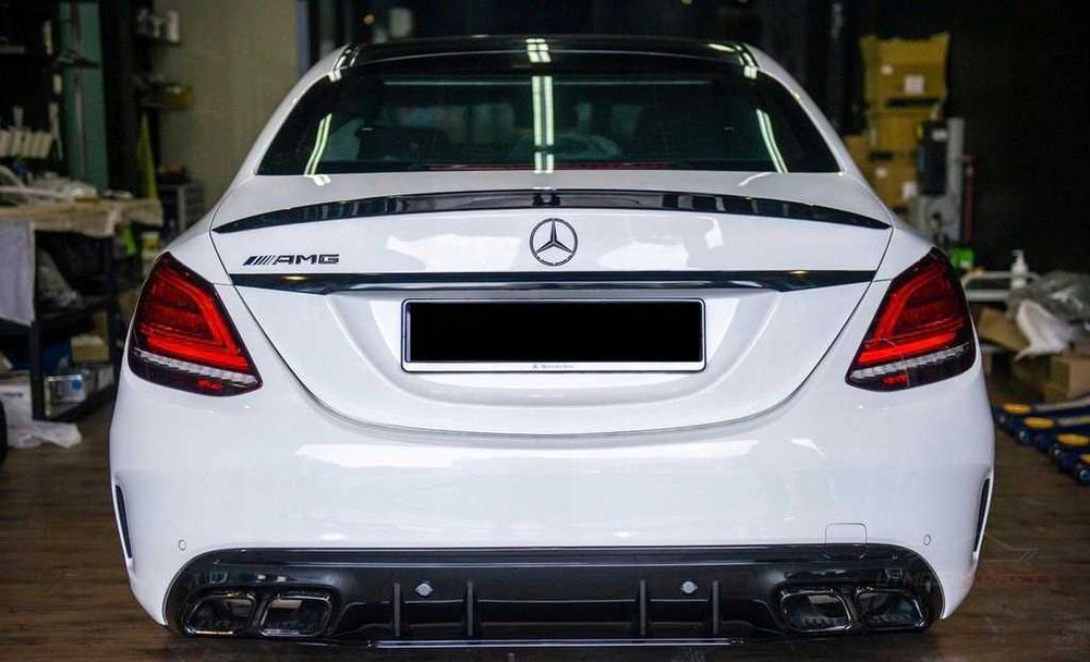 Spoiler lotka Mercedes C Klasa SEDAN W205 CZARNY POŁYSK