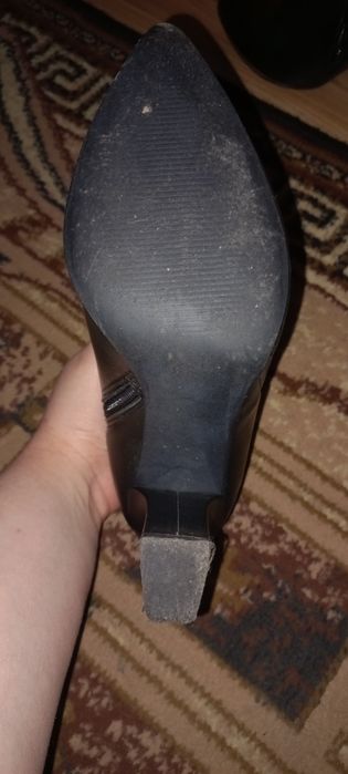 Buty na obcasie.