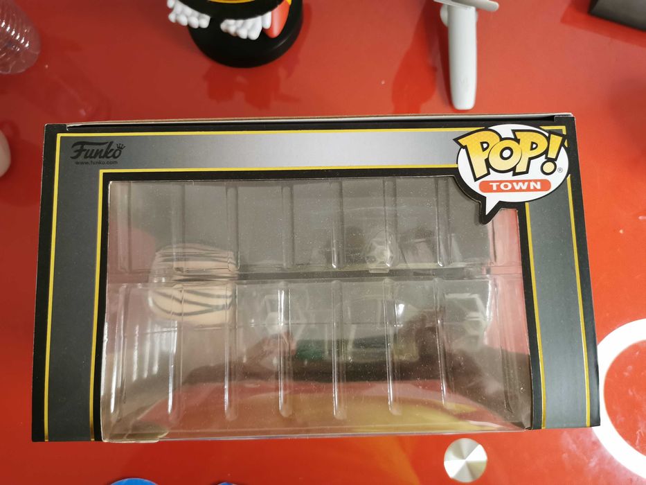 Funko Pop Alfred with Wayne Manor Batman