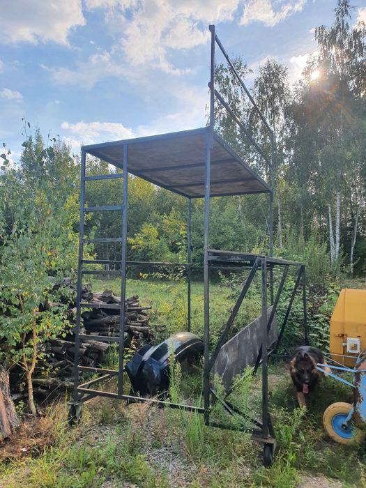 Rampa wzwyżka metalowa na kółkach ruchoma drabina  idelana pod mycie T