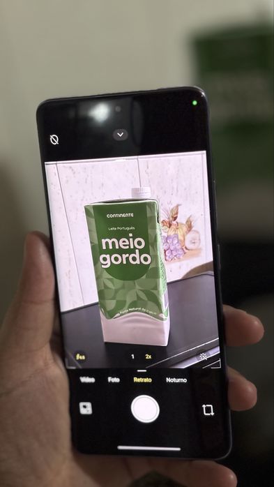 Redmi Note 14 Pro 5G - 256 Gb (Detalhe estético na câmara)