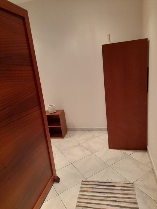 Arrenda-se quarto com kitchenet