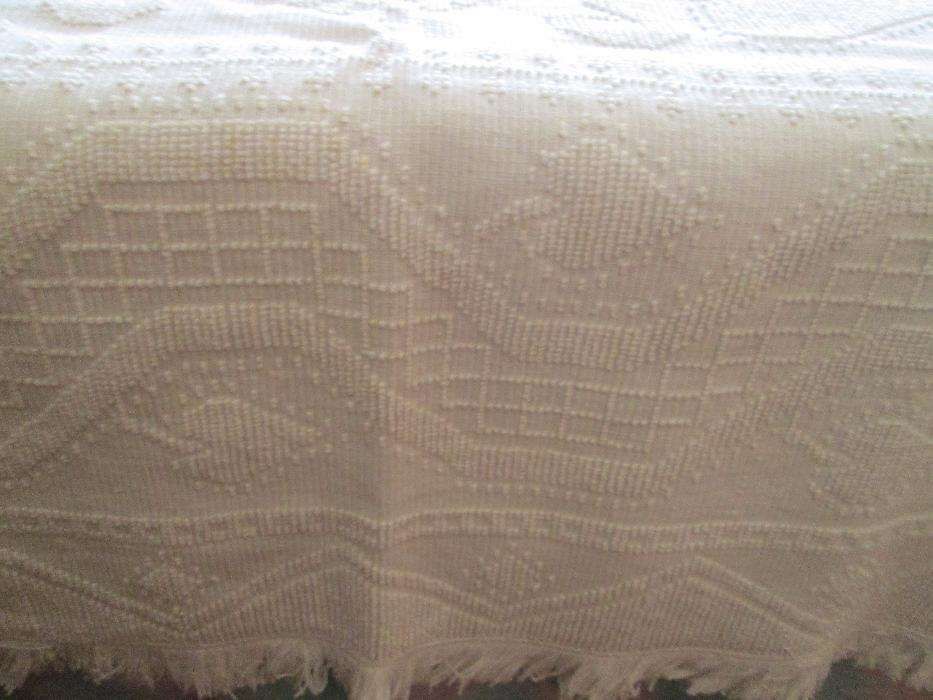 colcha e 12 lençois em linho artesanal novos, do sec. XIX e XX