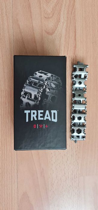 Bransoleta Leatherman Tread w srebrnym kolorze