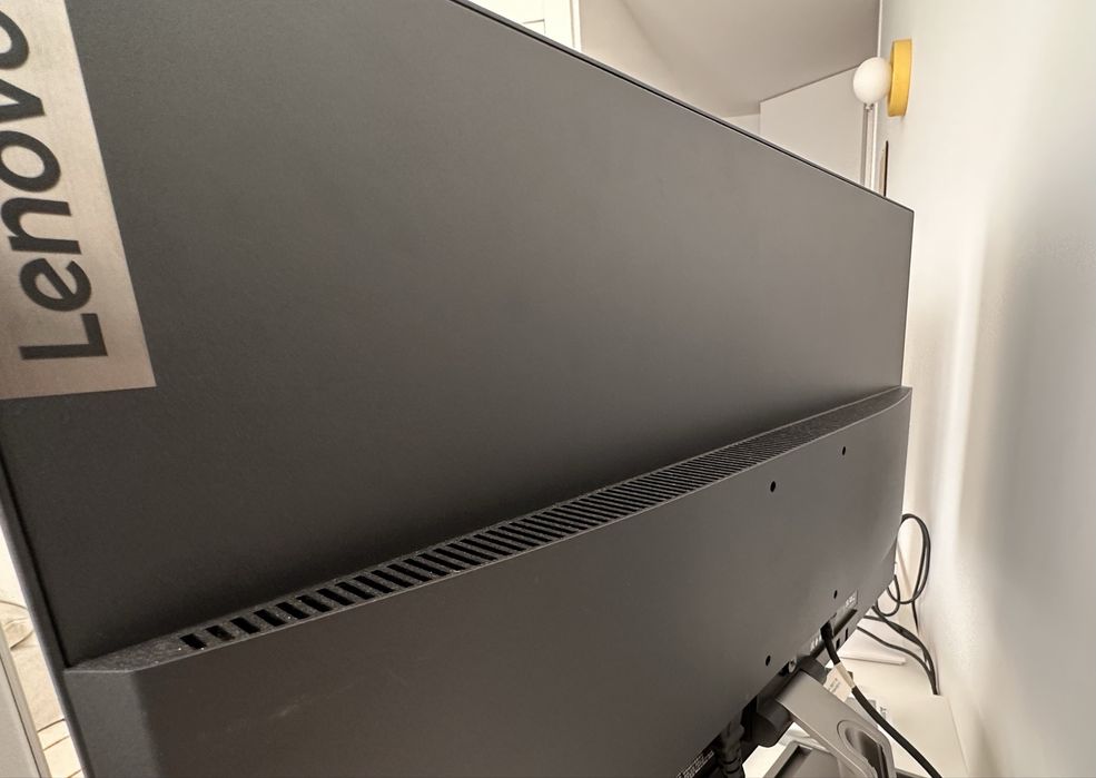 Monitor Lenovo 27 polegadas - Preto - como NOVO