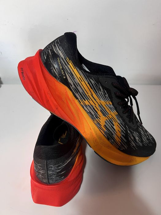 Sapatilhas de corrida Asics Novablast3