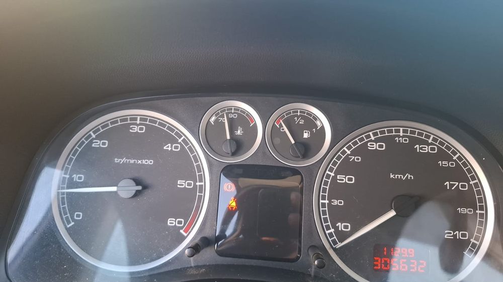 Peugeot 307 1.6 HDI 110cv • Nacional • Muito Estimado