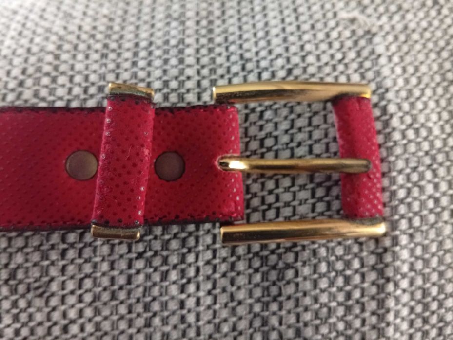 Cinto vermelho, muito elegante