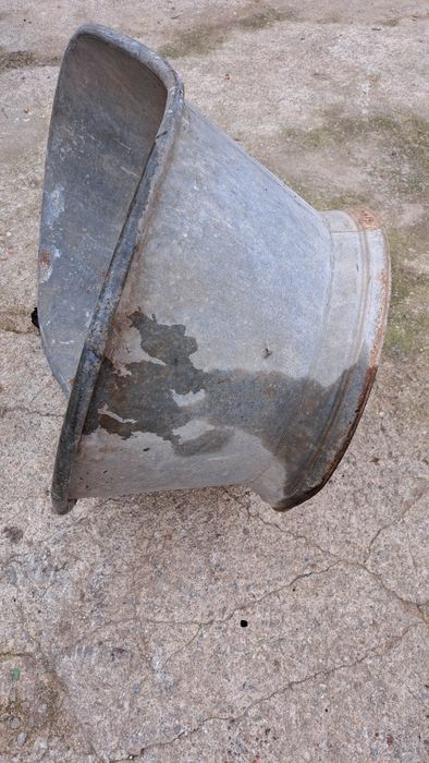 Banheira antiga para decoração