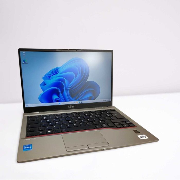 LAPTOP | Fujitsu LifeBook U7411 | i5-1135G7 | 24GB RAM | 512SSD | W11