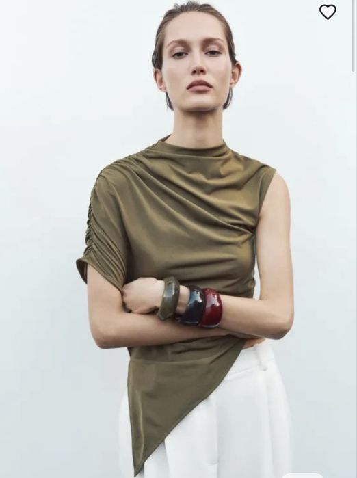Топ Zara хакі. Дуже стильний. і гарний.