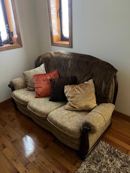 Sala Completa em Ótimo Estado – Sofás, Móvel TV e Bar de Canto