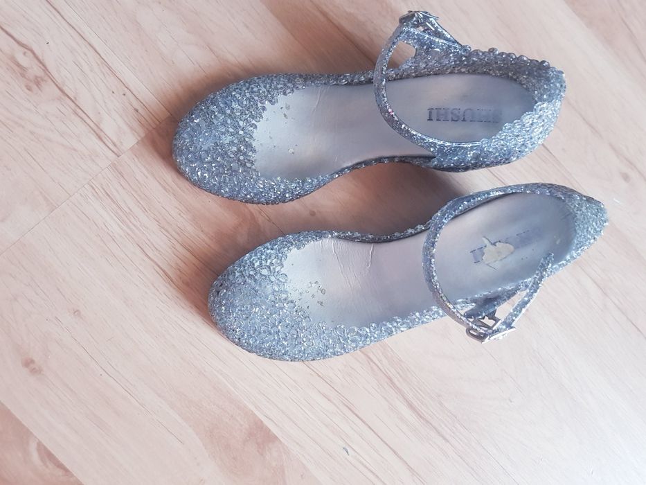 Gumowe sandały na koturnie marki Shushi rozmiar 36/37.