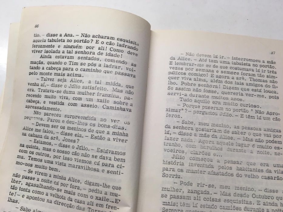 Livro - 'Os Cinco' nas Montanhas de Gales
