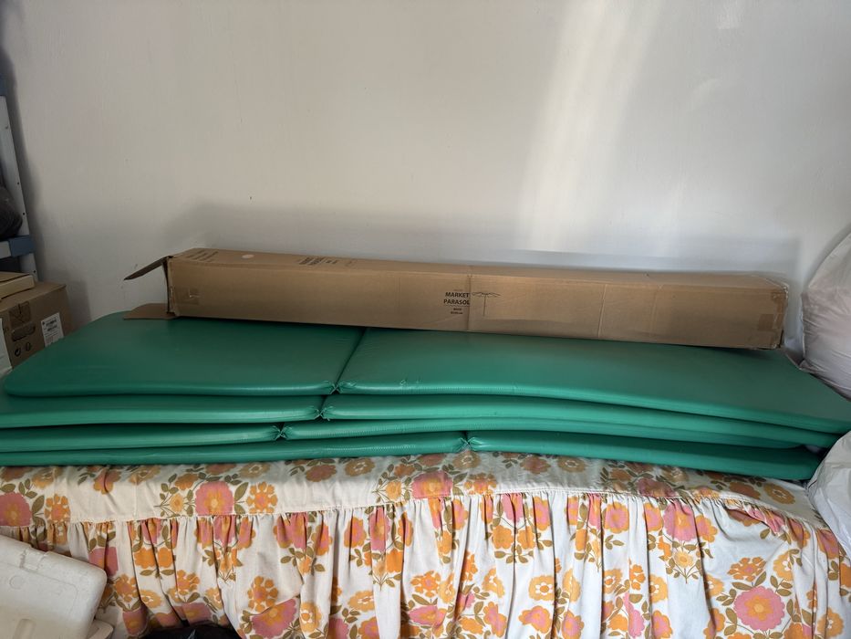 4 espreguiçadeiras + colchoes