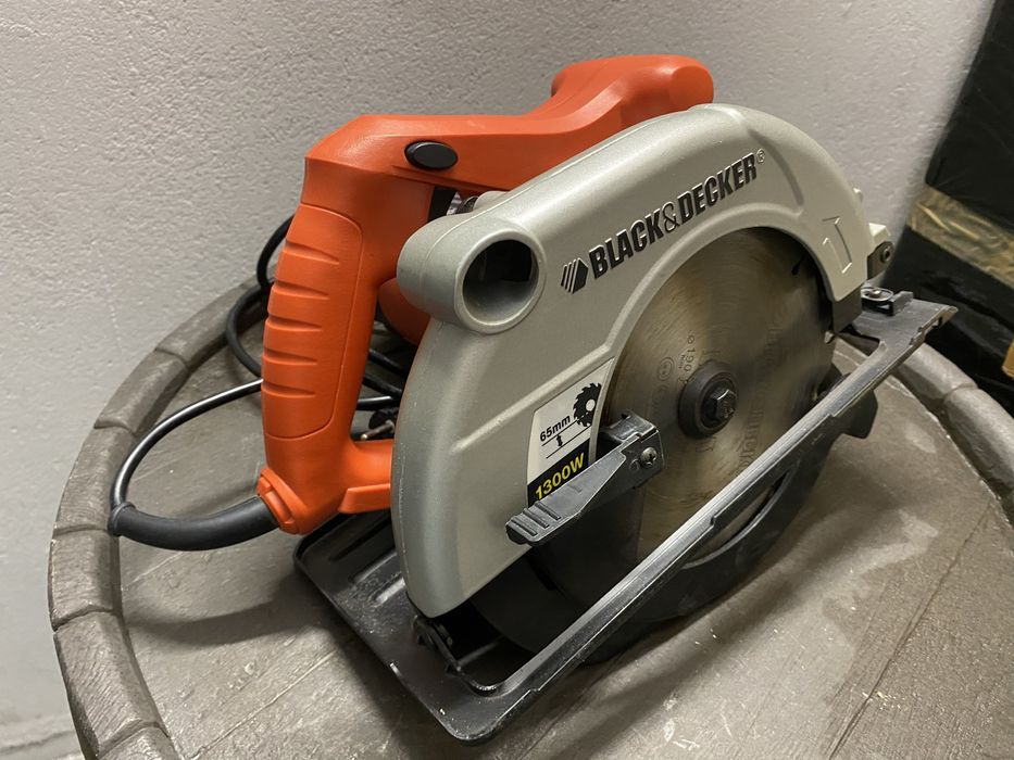 Pilarka tarczowa Black & Decker KS1300 1300W  | stan BDB | karton