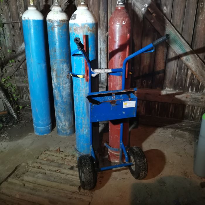 Zestaw spawalniczy, Butla tlen i acetylen