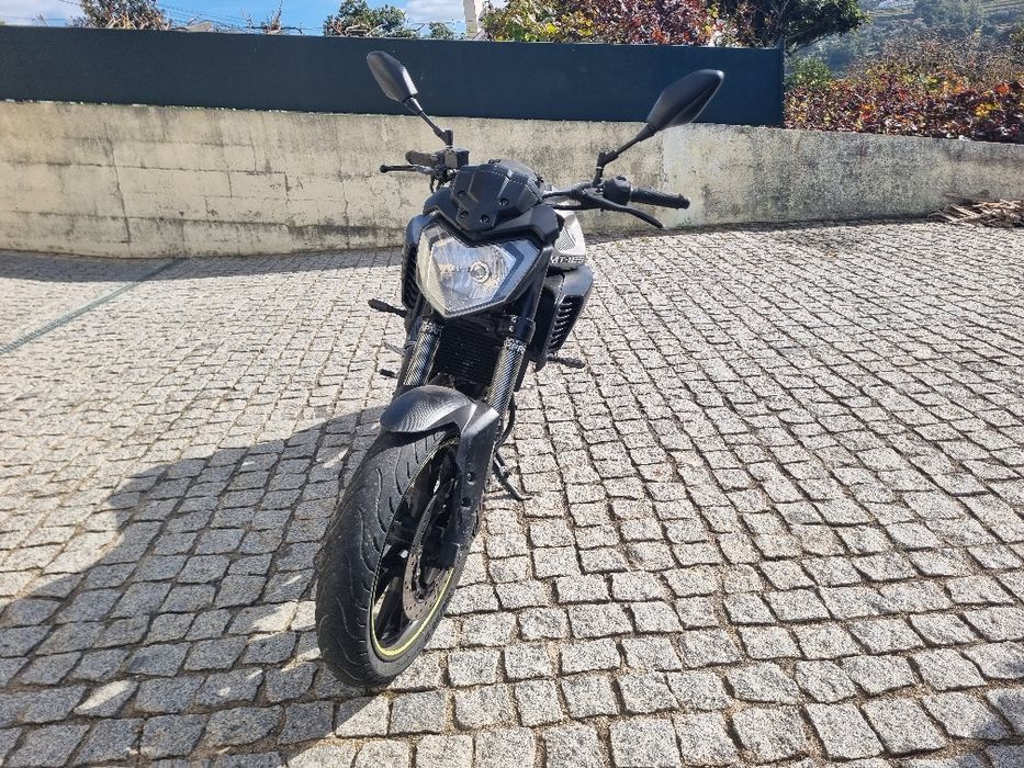 Moto Yamaha MT 125
