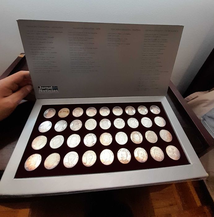 Coleção de MEDALHAS REAIS do Jornal de Noticias